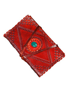 Diario medievale con copertina in pelle e pietra, colore...