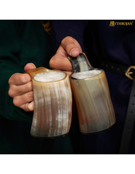 Set 2 caraffe in corno per bere (250...