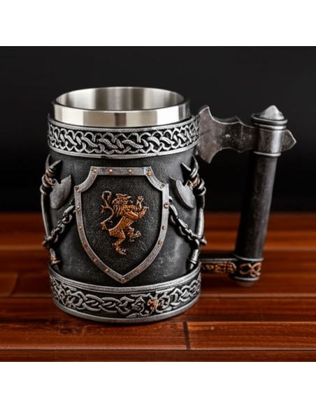 Tazza medievale ornamentale in resina...