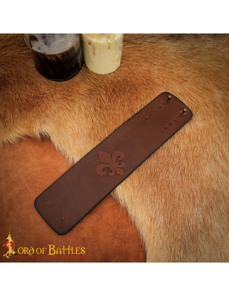 Bracciale medievale in pelle con...