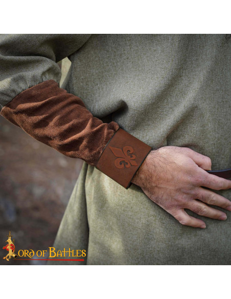 Bracciale medievale in pelle con...