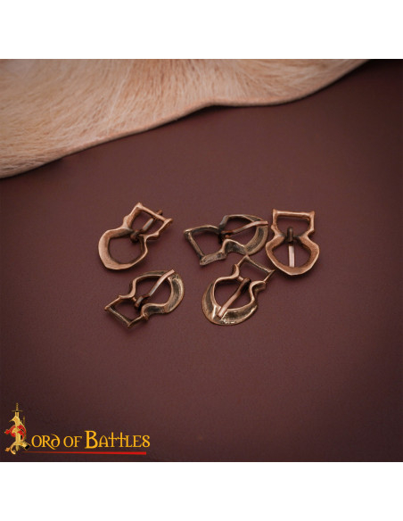 Fibbia medievale piccola in ottone...