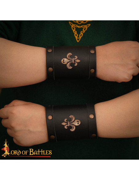 Set di 3 ornamenti medievali con...