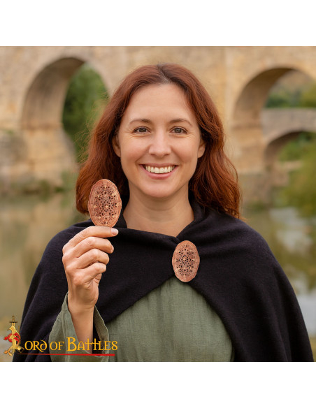 Spilla vichinga ovale del IX secolo... Spilla vichinga ovale del IX secolo...