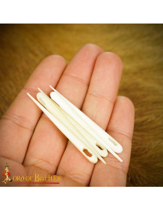 Set di 5 aghi medievali in corno di stambecco (4,5 cm). 2