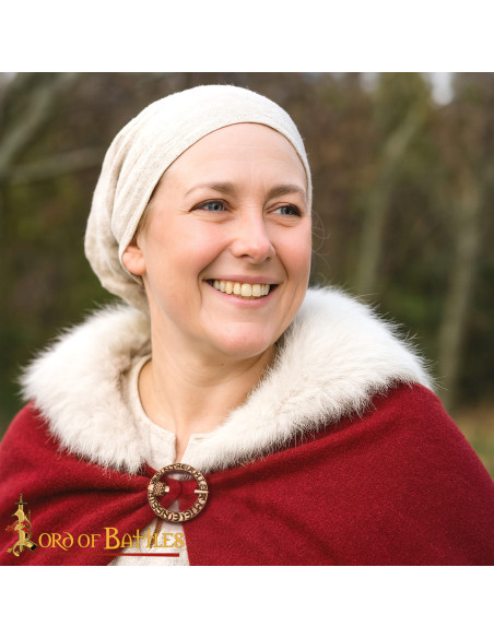 Spilla medievale nordica a forma di... Spilla medievale nordica a forma di...