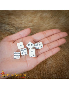 Set di 6 dadi romani in osso (11 mm). 2