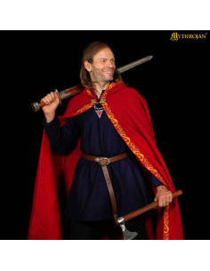 Cappa medievale in lana con bordi decorativi, colore rosso