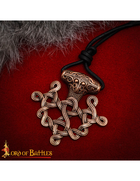 Ciondolo vichingo del IX secolo in...