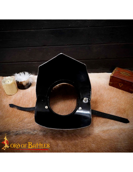 Gorgiera gotica con maschera...