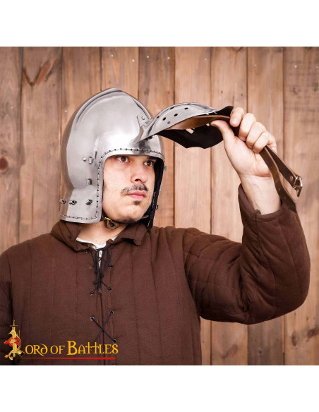 Casco medievale secoli XIV-XV con...