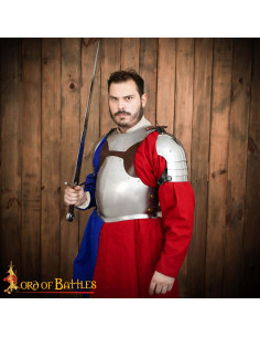 Corazza da cavaliere medievale in acciaio e cuoio 2