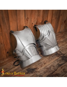 Corazza gotica medievale secoli XV-XVI in acciaio...