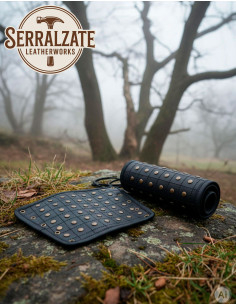 Bracciali rinforzati medievali Evan in nero 2