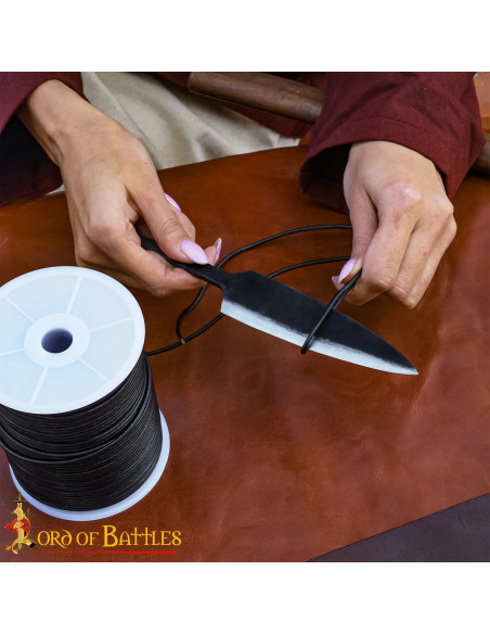 Coltello medievale, lama intera,... Coltello medievale, lama intera,...