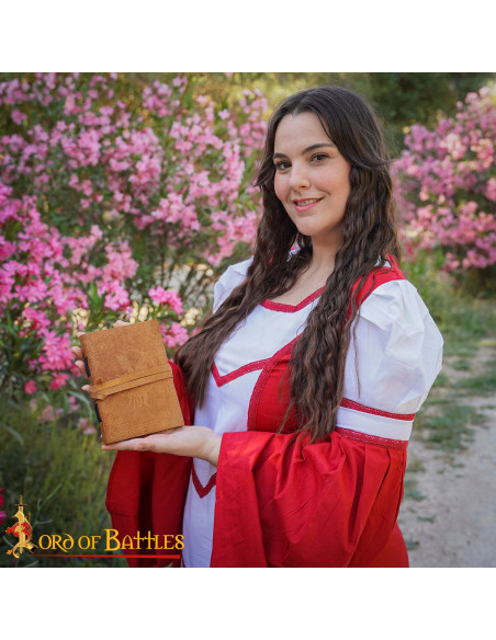 Diario medieval con copertina in... Diario medieval con copertina in...