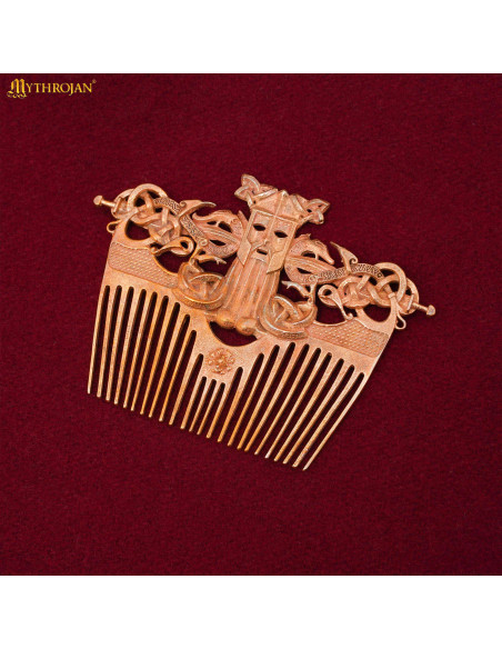 Pettine vichingo in ottone con fodera... Pettine vichingo in ottone con fodera...