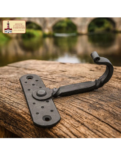 Supporto rustico da parete forgiato a mano (11x9,9 cm.)