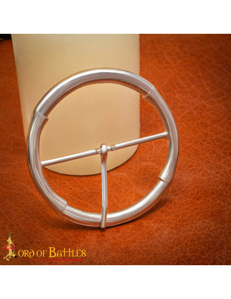 Fibbia medievale rotonda in argento...