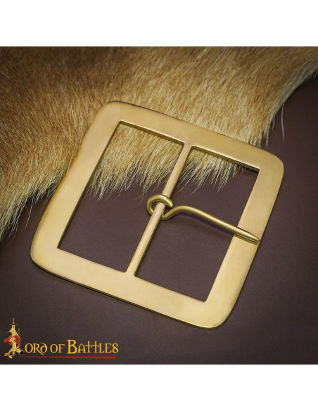 Fibbia medievale in ottone per...