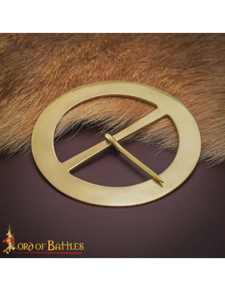 Fibbia medievale rotonda in ottone...