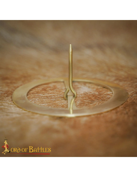 Fibbia medievale rotonda in ottone...