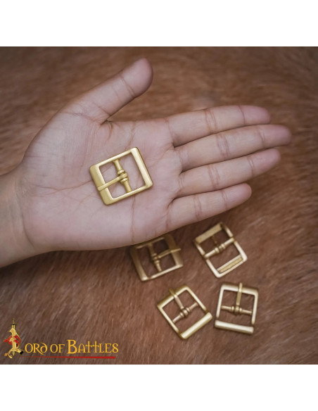 Fibbia medievale piccola in ottone...