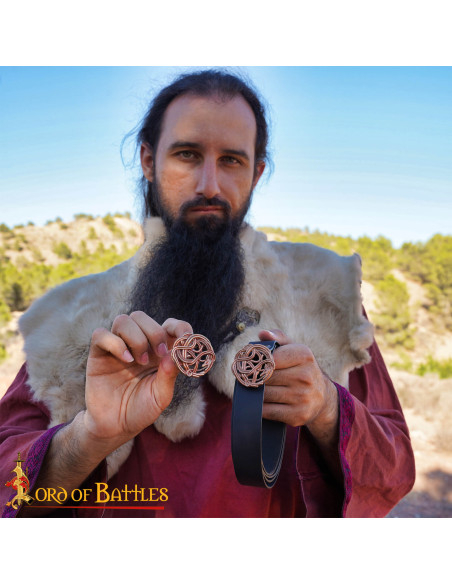 Cintura medieval in cuoio con fibbia...