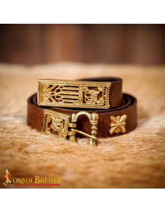 Cintura medieval in cuoio marrone con decorazioni in...