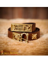 Cintura medieval in cuoio marrone con decorazioni in ottone, stile gotico