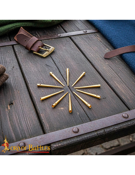 Set di 10 punte medievali in ottone...