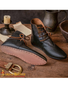 Stivaletti medievali in pelle nera con lacci laterali 2