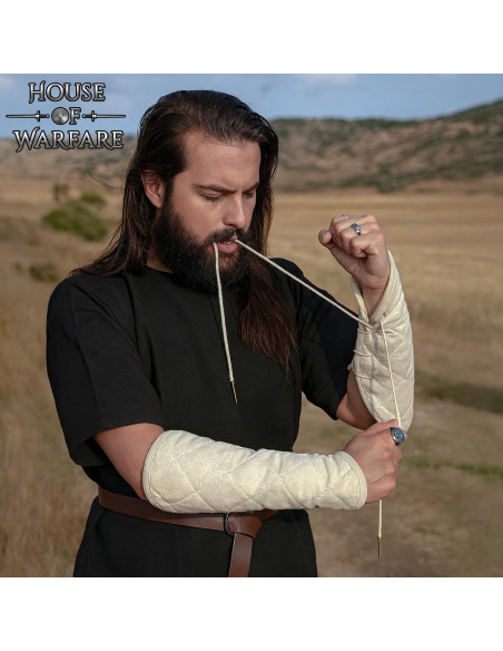 Bracciali medievali imbottiti a 2...