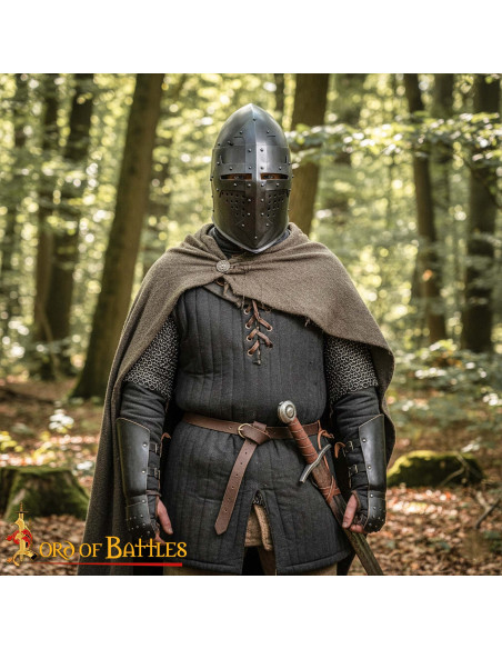 Bacinete medievale con visiera...