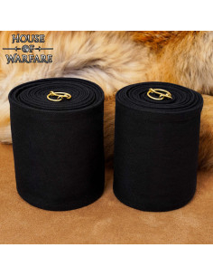 Winingas medievali in cotone nero, con fibule in ottone 2