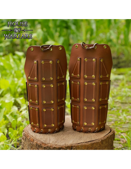 Spalline medievali in pelle marrone...