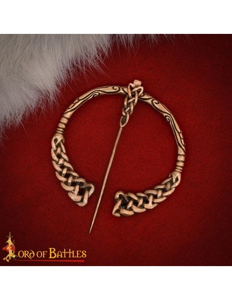 Spilla medievale vichinga intrecciata...