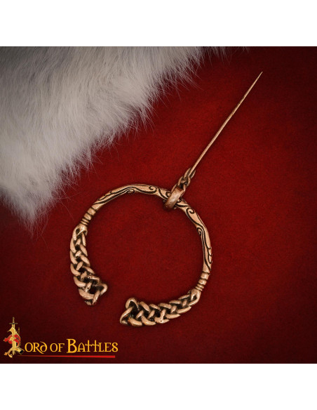 Spilla medievale vichinga intrecciata...