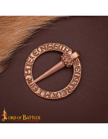 Fibbia medievale nordica a forma di...