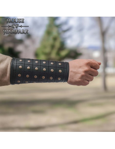 Bracciali medievali in pelle nera, borchie in ottone 2