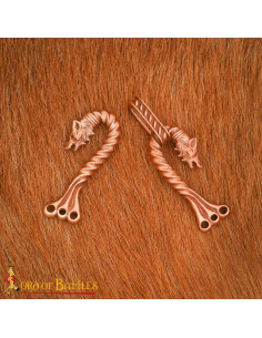 Chiusura di mantello vichingo con design di lupi in bronzo 2