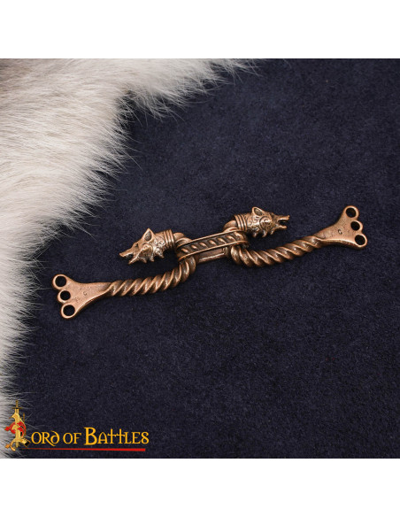 Chiusura di mantello vichingo design...