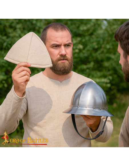 Cappello medievale imbottito in...