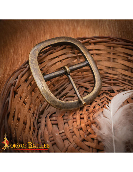 Fibbia medievale ovale in ottone...