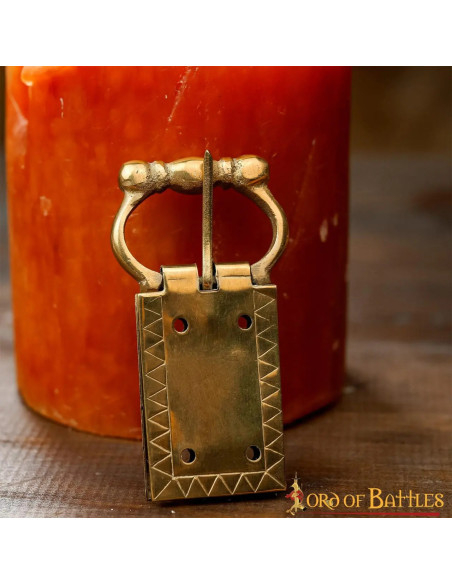 Fibbia e terminale medievale per...