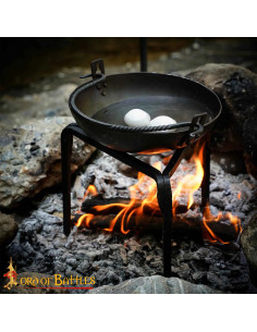 Tripode medievale per fuoco in ferro battuto (23,4x22,8 cm) 2