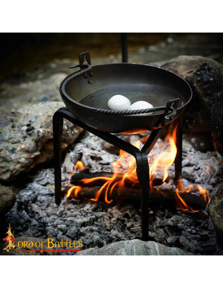 Tripode medievale per fuoco in ferro...