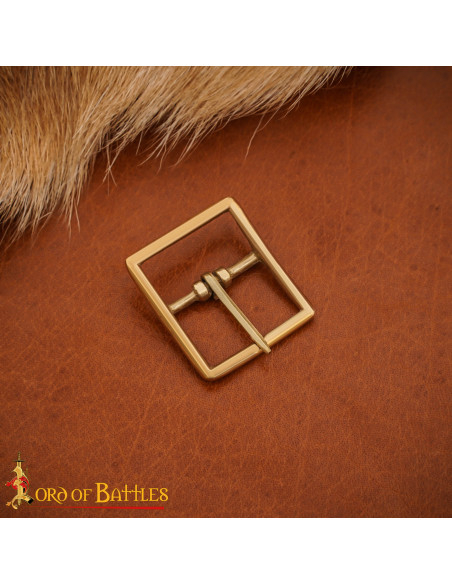 Fibbia in ottone massiccio medievale...