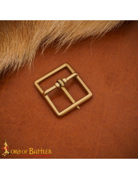 Fibbia in ottone massiccio medievale...