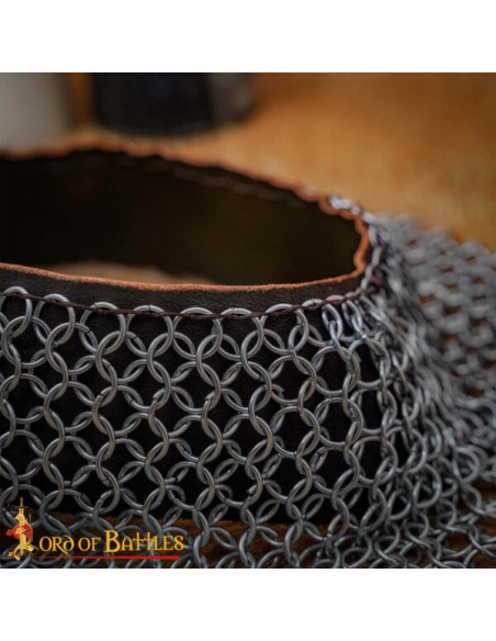 Gorgiera a rete medievale in acciaio...